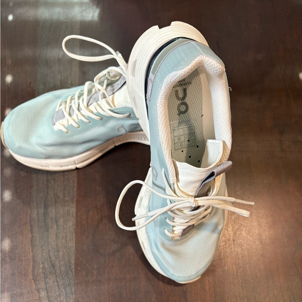 Cloudnova light blue running shoes. Size 6